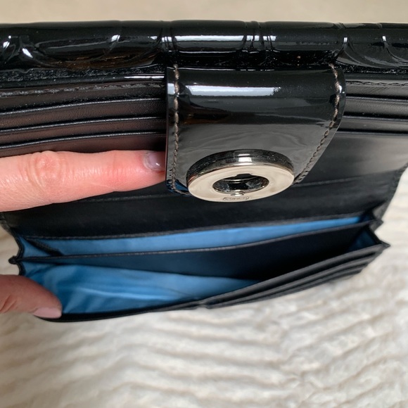 Coach  | Black Patent Embossed Logo CC Wallet - Picture 4 of 8